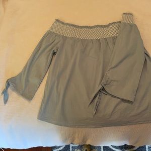 Off the shoulder boutique top
